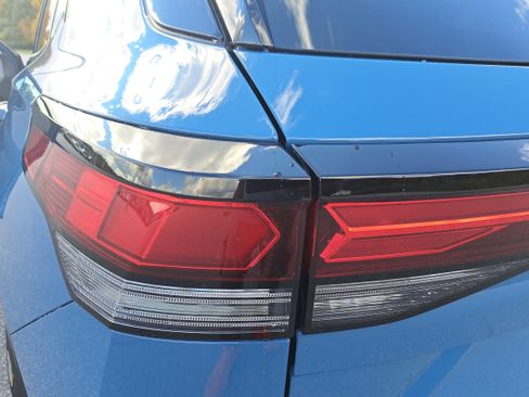 New 2026 Volkswagen Tiguan SE R-Line image 32