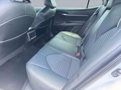 Used 2022 Toyota Camry SE FWD image 12