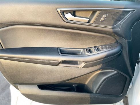 Used 2022 Ford Edge SE w/ Black Appearance Package image 14