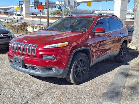 Used 2016 Jeep Cherokee Limited FWD image 3