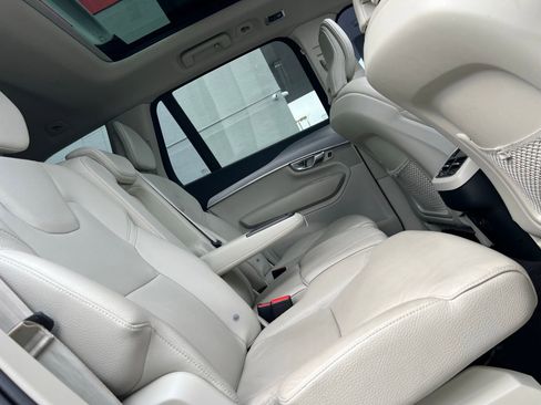 Used 2022 Volvo XC90 T5 Momentum image 49