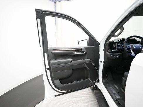 Used 2024 GMC Sierra 1500 Elevation image 27