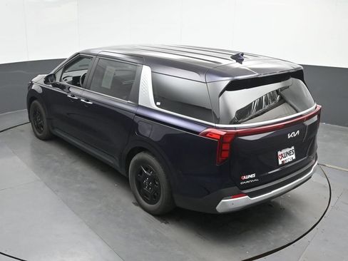 Used 2025 Kia Carnival FWD image 39