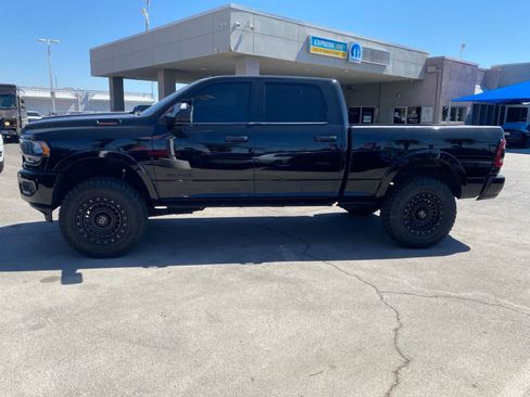 Used 2021 RAM 2500 Big Horn w/ Night Edition AWD/4WD image 9