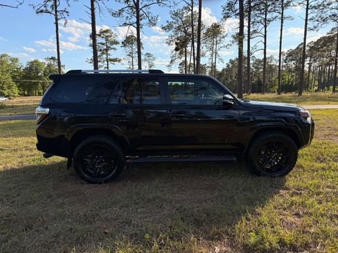 Used 2024 Toyota 4Runner SR5 Premium w/ Moonroof Package RWD image 6