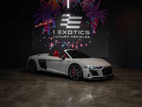 Used 2022 Audi R8 V10 performance w/ Carbon Exterior Package RWD image 3