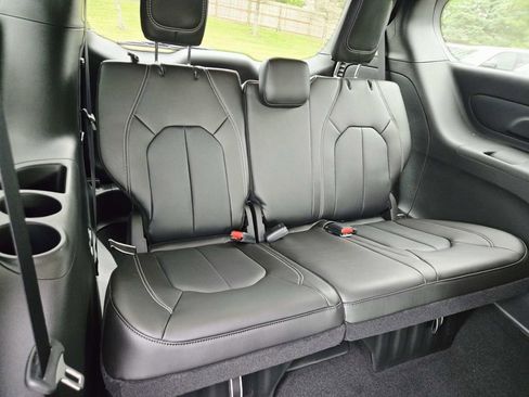 New 2026 Chrysler Pacifica Select w/ S Appearance Package FWD image 18