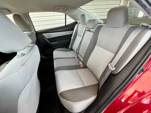 Used 2018 Toyota Corolla LE FWD image 38
