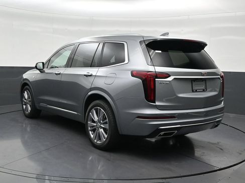 Used 2024 Cadillac XT6 Premium Luxury FWD image 3