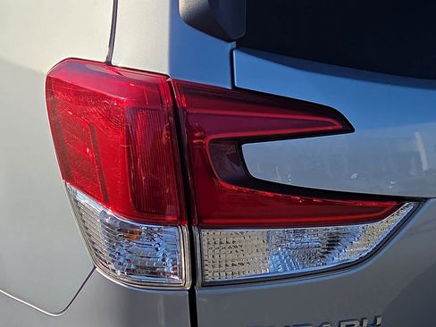 Used 2022 Subaru Forester Limited image 11