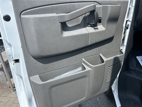 New 2024 GMC Savana 3500 w/ Power Convenience Package RWD image 9