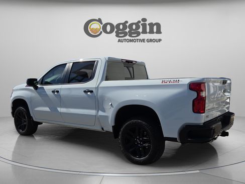 Used 2025 Chevrolet Silverado 1500 LT Trail Boss w/ Convenience Package II AWD/4WD image 4