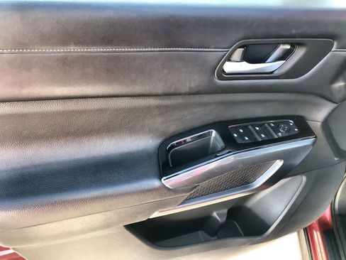 Used 2023 Nissan Pathfinder SL image 13