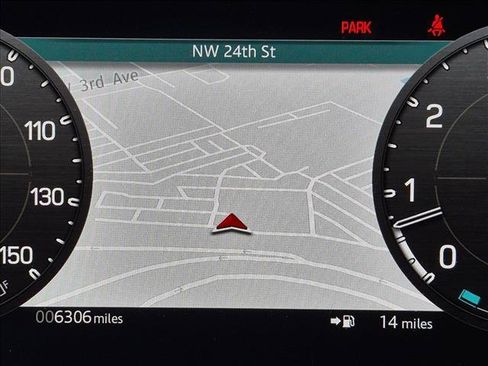 Used 2025 Land Rover Defender 130 X-Dynamic SE AWD/4WD image 11