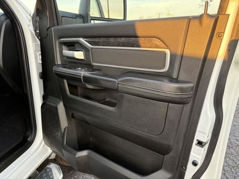 Used 2024 RAM 3500 Big Horn image 11