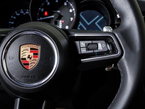 Certified 2025 Porsche Macan image 19