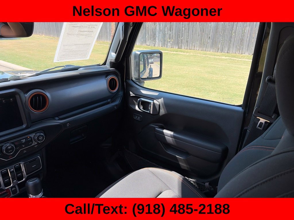 Used 2023 Jeep Gladiator Mojave w/ Cold Weather Group AWD/4WD image 18