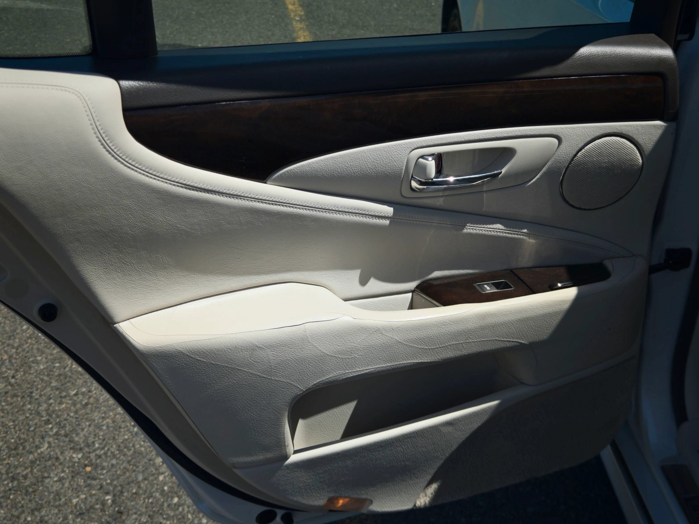 Used 2007 Lexus LS 460 RWD image 35