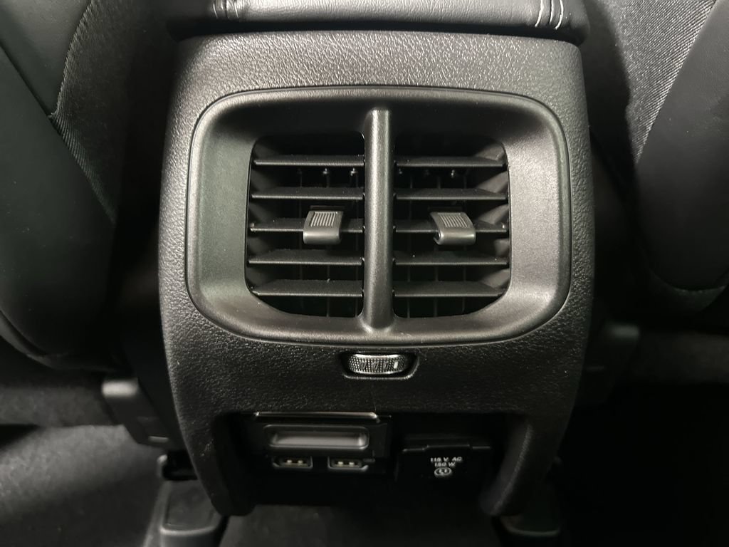 Used 2020 Jeep Cherokee Limited AWD/4WD image 23