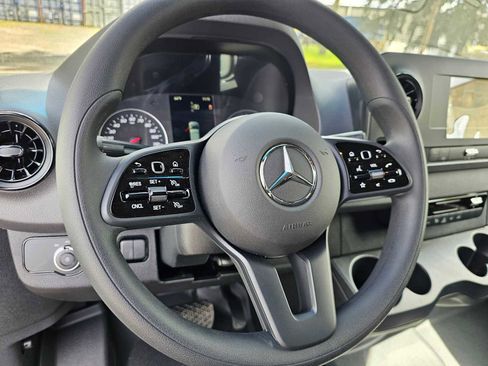 Used 2024 Mercedes-Benz Sprinter 2500 image 28