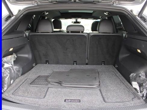 Used 2022 Volkswagen Atlas Cross Sport SE w/ Panoramic Sunroof Package image 11