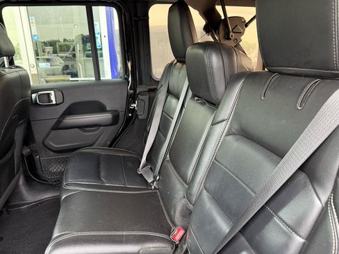 Used 2020 Jeep Wrangler Unlimited Sahara w/ Safety Group AWD/4WD image 8
