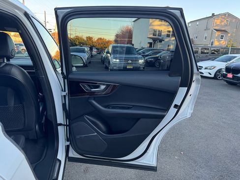 Used 2018 Audi Q7 3.0T Premium Plus w/ Premium Plus Package image 14