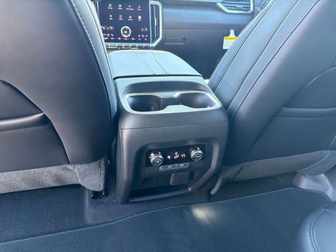 New 2026 GMC Acadia Elevation w/ Elevation Premium Package AWD/4WD image 21