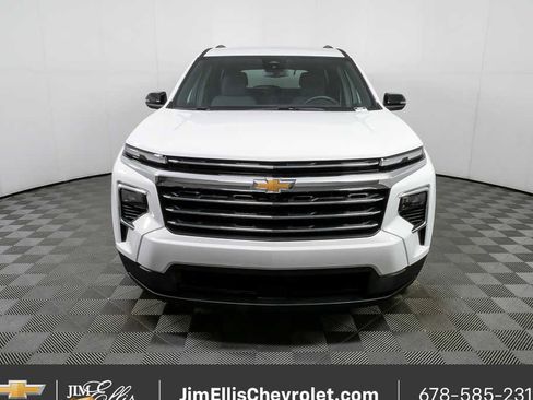 Certified 2025 Chevrolet Traverse LT FWD image 35