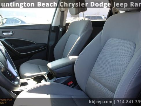 Used 2018 Hyundai Santa Fe SE image 29