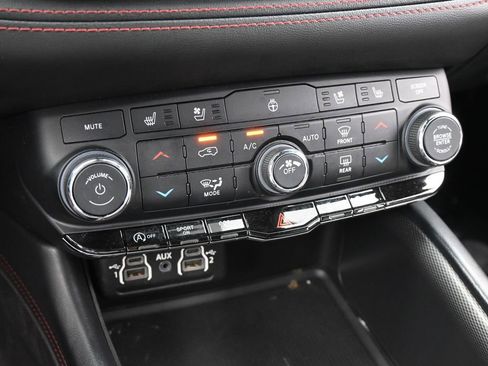 Used 2023 Dodge Durango GT image 27