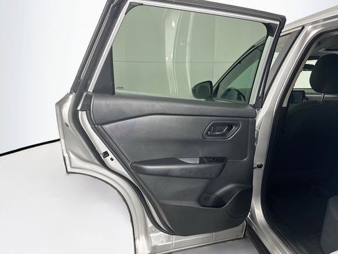 Used 2024 Nissan Rogue S FWD image 25