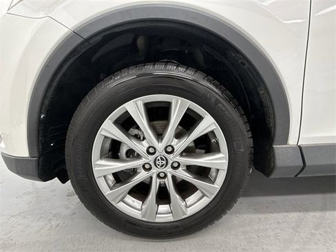 Used 2018 Toyota RAV4 Limited image 10