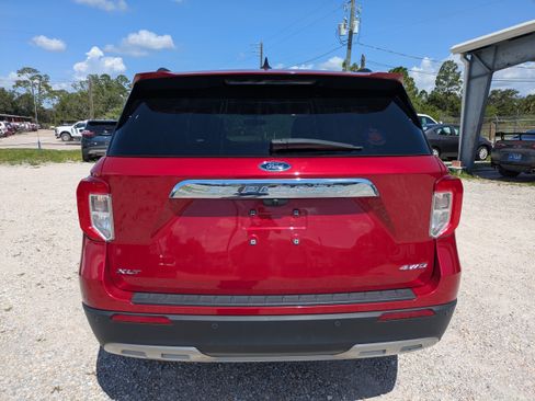 Used 2023 Ford Explorer XLT w/ Equipment Group 202A AWD/4WD image 5
