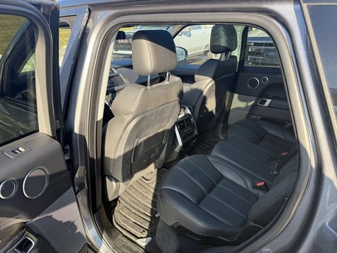 Used 2016 Land Rover Range Rover Sport SE image 6