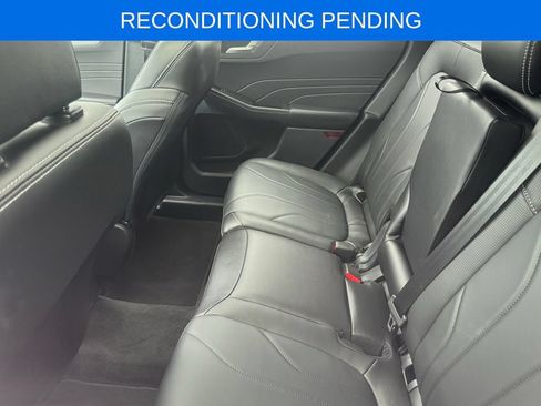 Used 2025 Ford Escape SE w/ PHEV Premium Package FWD image 8