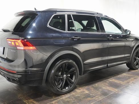 Certified 2023 Volkswagen Tiguan SE R-Line image 4