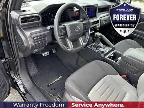 Used 2025 Toyota Tacoma TRD Sport AWD/4WD image 13