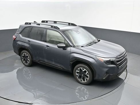 Used 2025 Subaru Forester Premium image 20