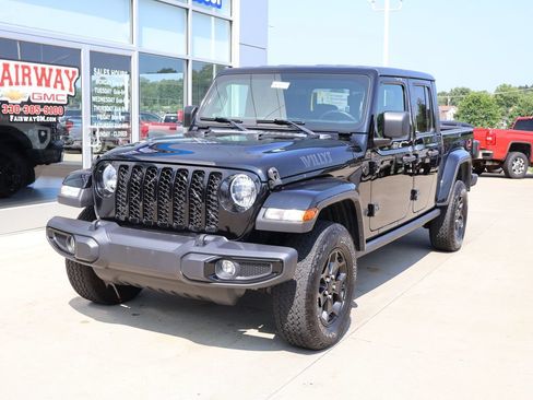 Used 2021 Jeep Gladiator Sport AWD/4WD image 6