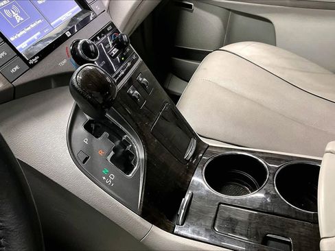 Used 2015 Toyota Venza XLE w/ XLE Premium Package FWD image 17