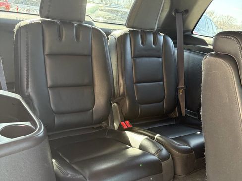 Used 2013 Ford Explorer XLT image 8