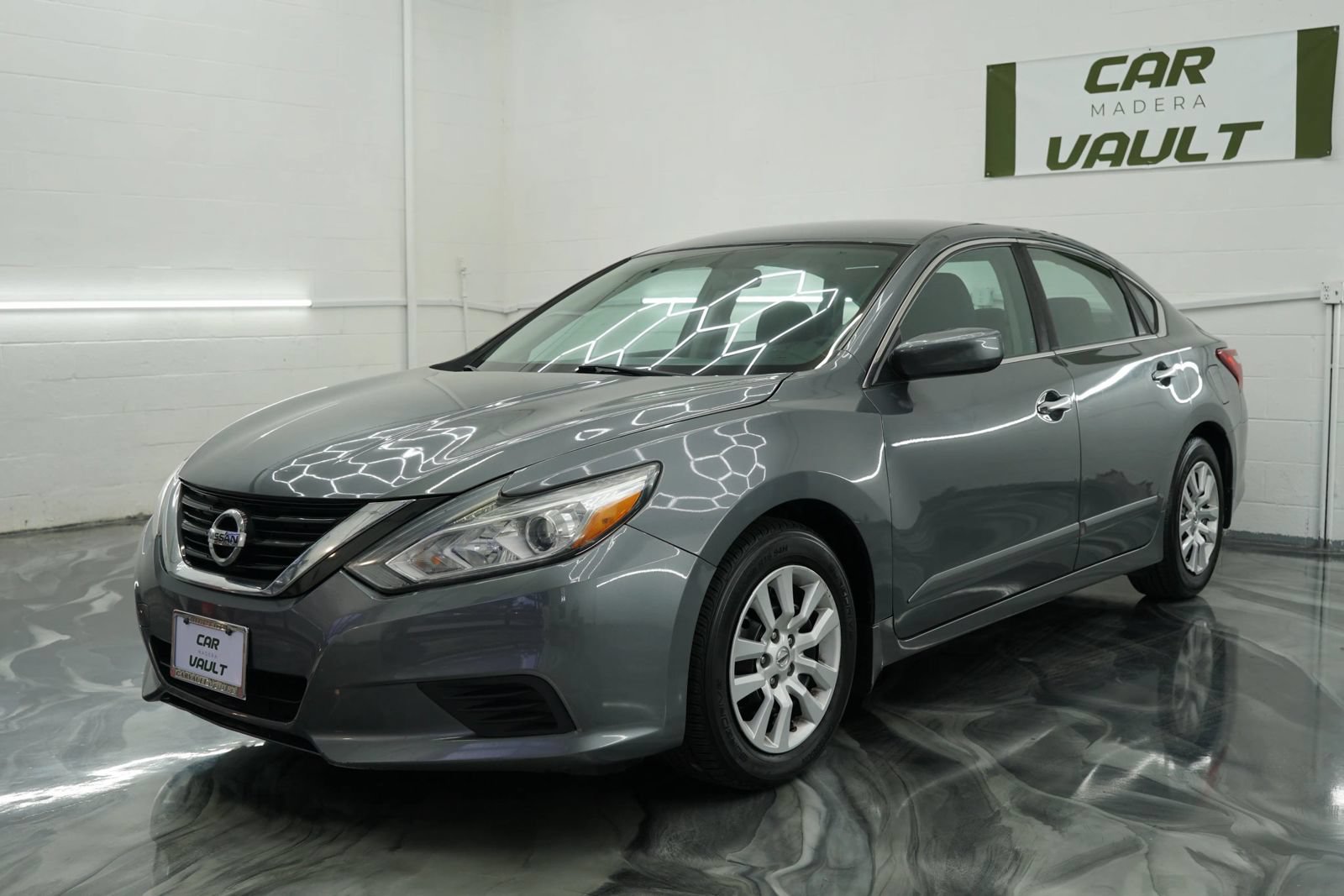 Used 2017 Nissan Altima 2.5 S w/ Power Driver Seat Package FWD image 1
