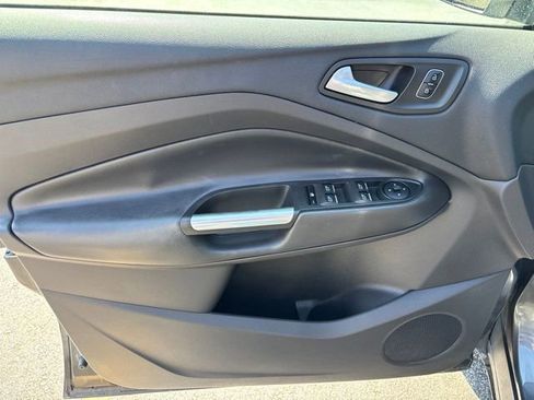 Used 2017 Ford Escape SE w/ Equipment Group 201A AWD/4WD image 14