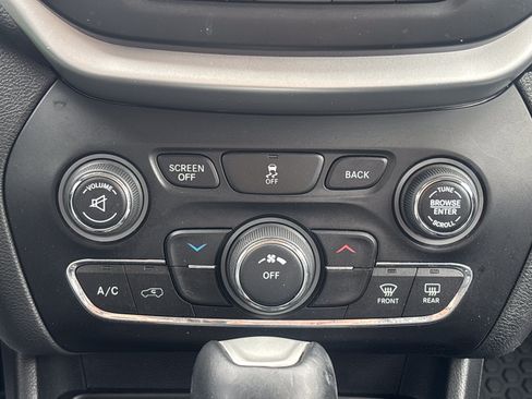 Used 2014 Jeep Cherokee Trailhawk w/ Leather Interior Group AWD/4WD image 7