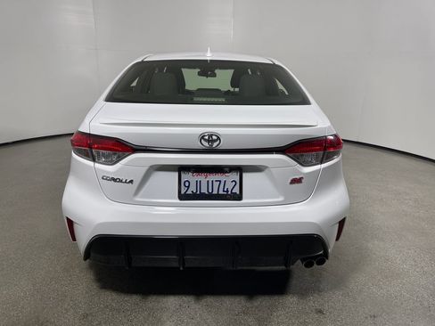 Certified 2024 Toyota Corolla SE w/ SE Premium Package FWD image 4