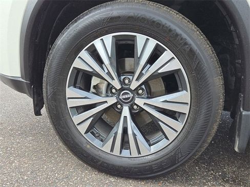 Certified 2023 Nissan Rogue SV image 10