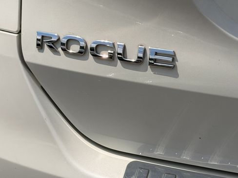 Used 2016 Nissan Rogue SL w/ SL Premium Package AWD/4WD image 28