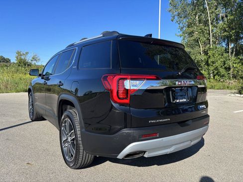 Used 2023 GMC Acadia SLT w/ Technology Package AWD/4WD image 3