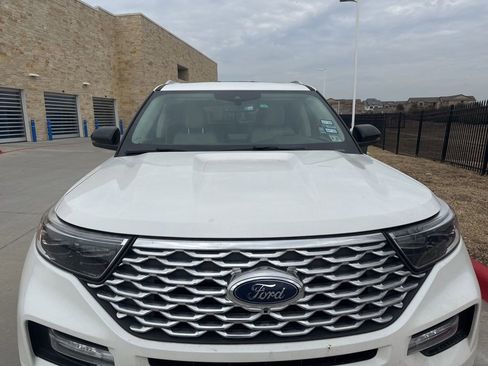 Used 2022 Ford Explorer Platinum w/ Equipment Group 601A image 11